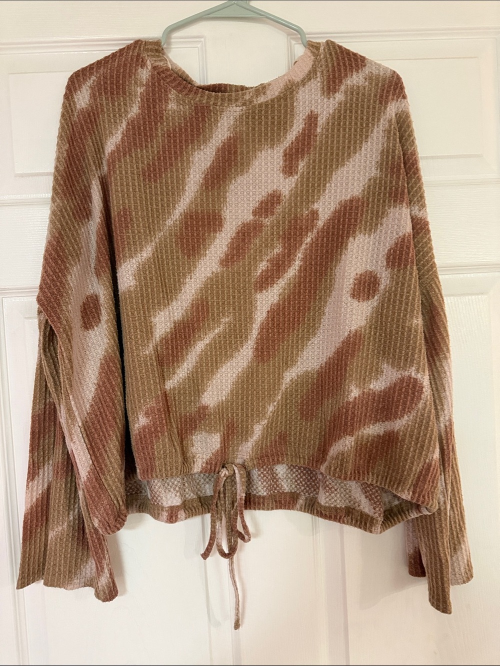 Women's Waffle-Knit Tie-Hem Pullover in Blush & Taupe
